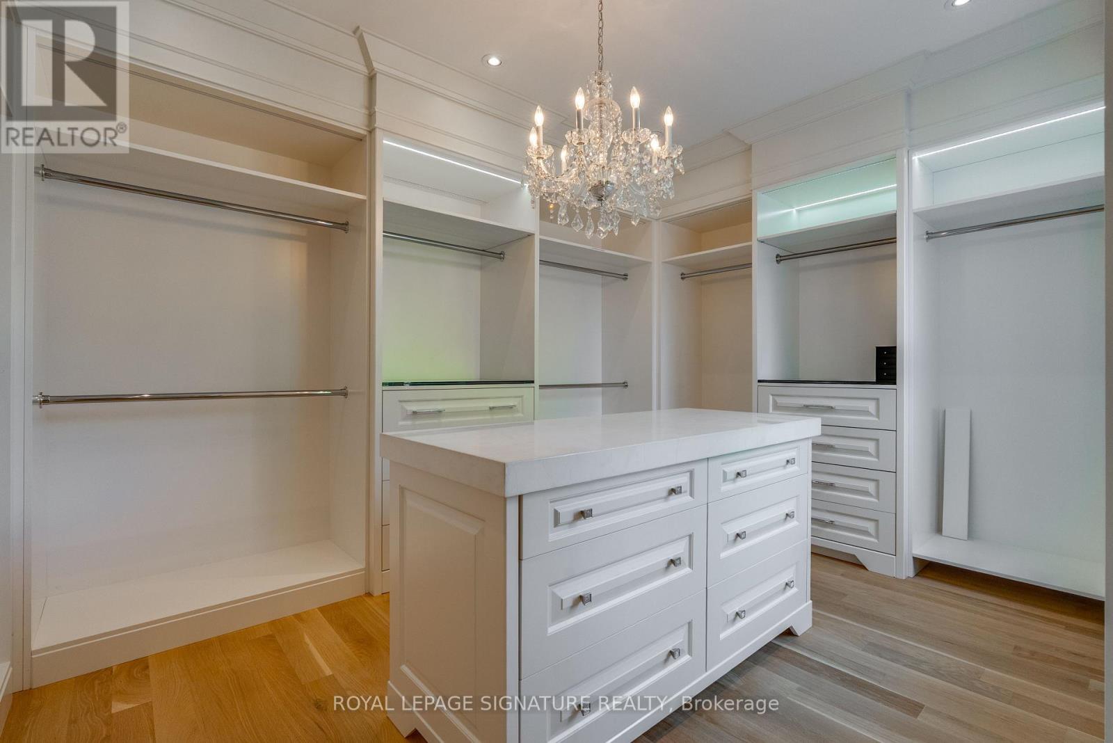 27 TEDDINGTON PARK AVENUE - 21