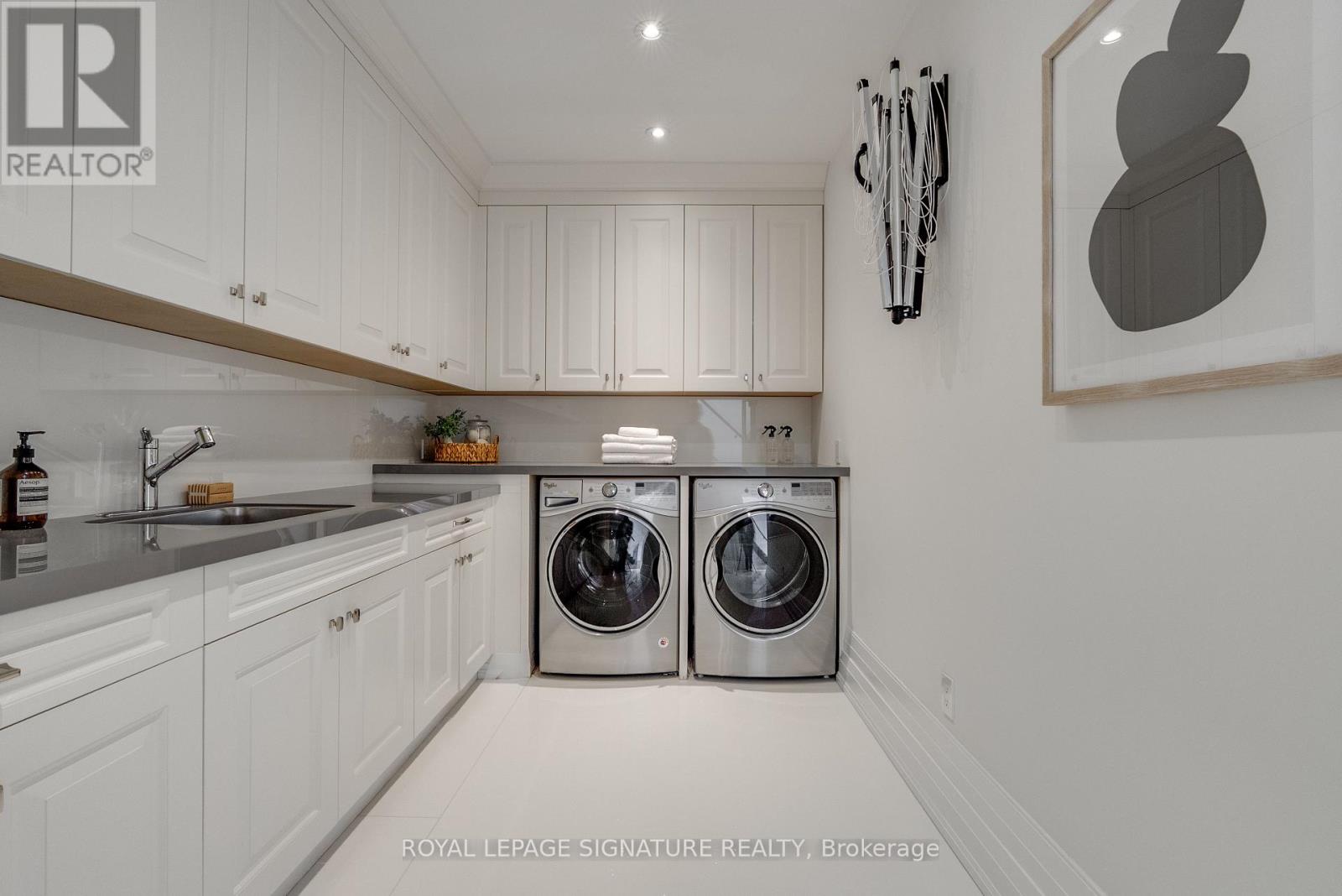 27 TEDDINGTON PARK AVENUE - 26