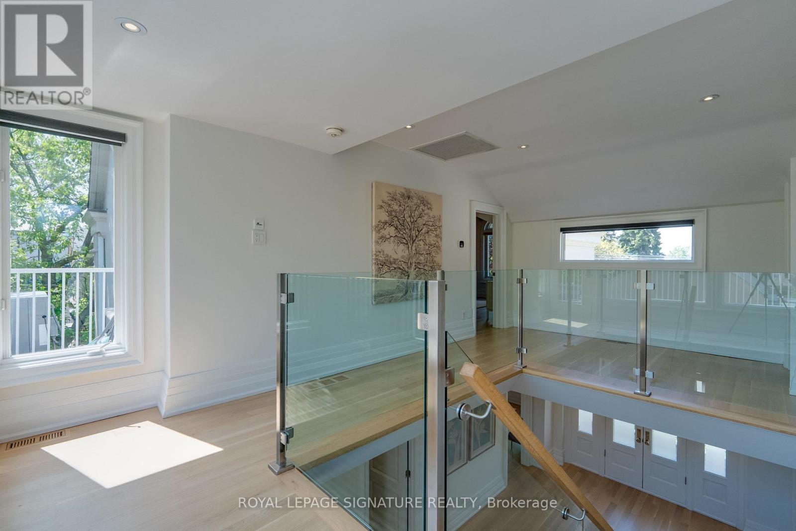 27 TEDDINGTON PARK AVENUE - 28