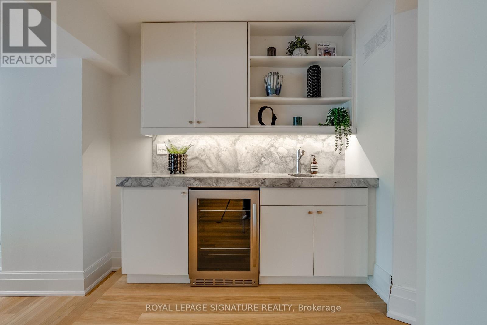 27 TEDDINGTON PARK AVENUE - 37