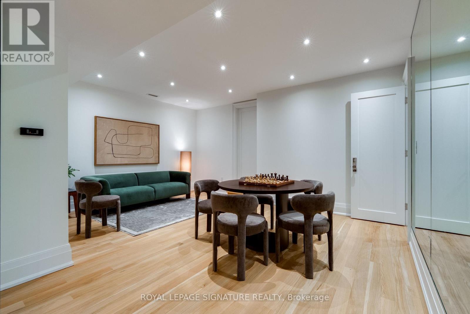 27 TEDDINGTON PARK AVENUE - 39