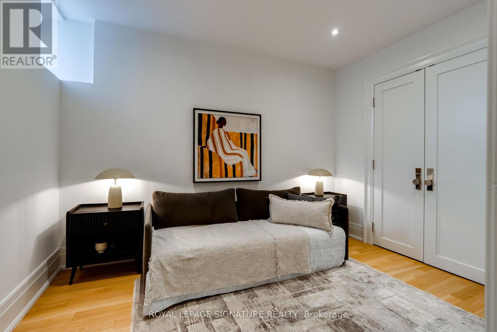 27 TEDDINGTON PARK AVENUE - 40