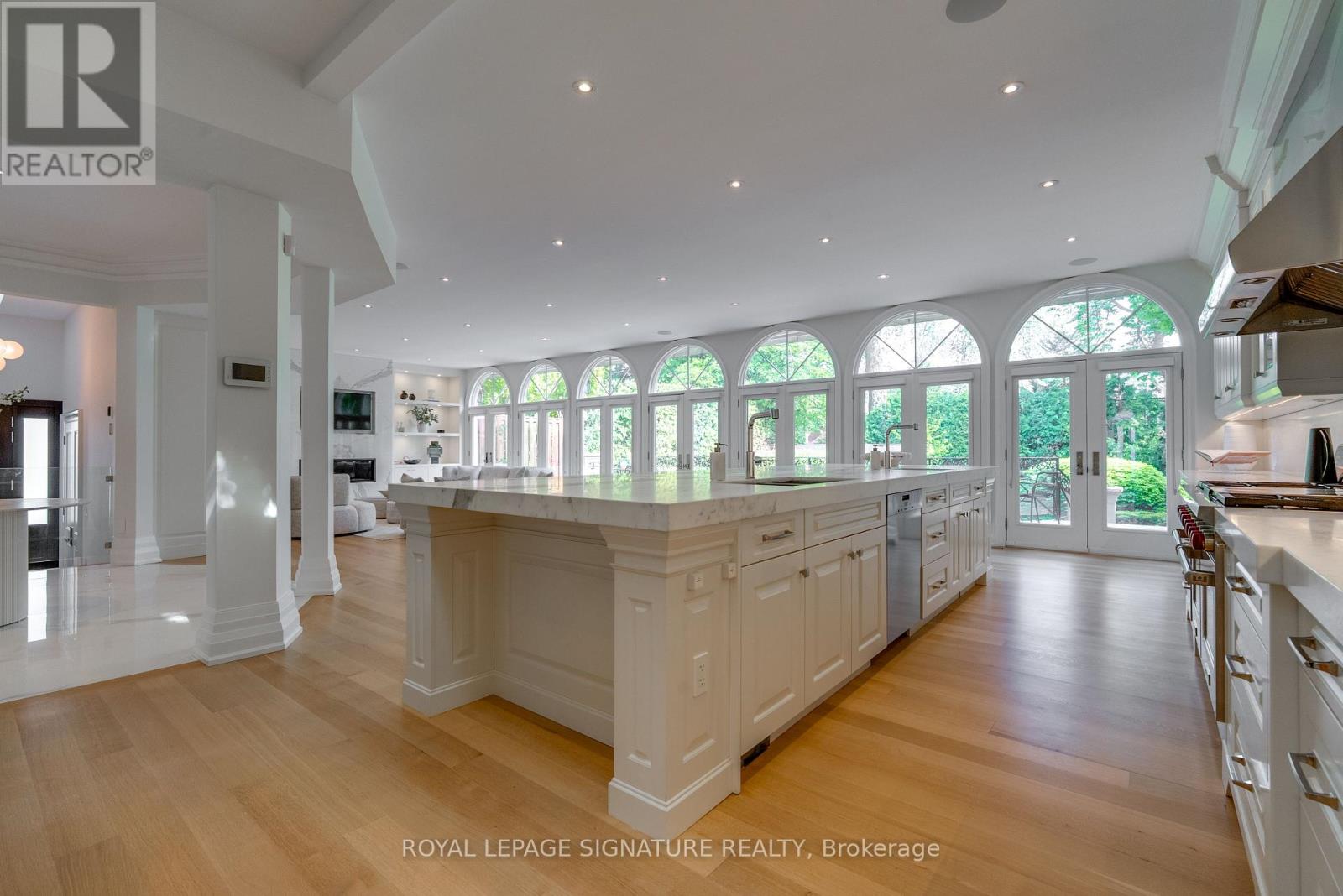 27 TEDDINGTON PARK AVENUE - 6