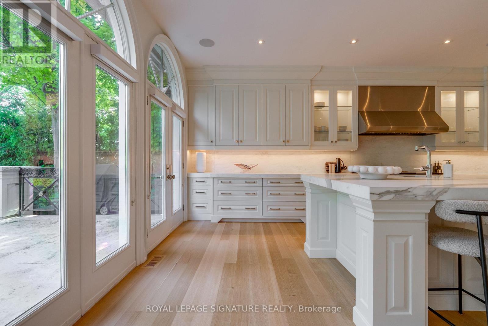 27 TEDDINGTON PARK AVENUE - 7