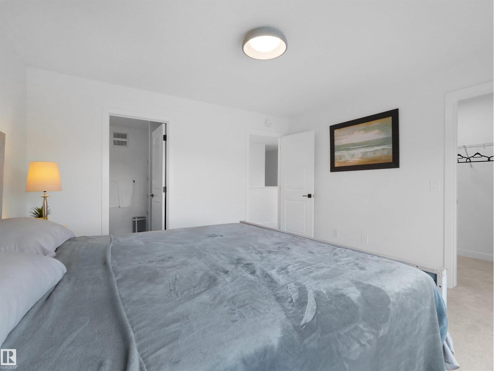 16252 19 AV SW - 24