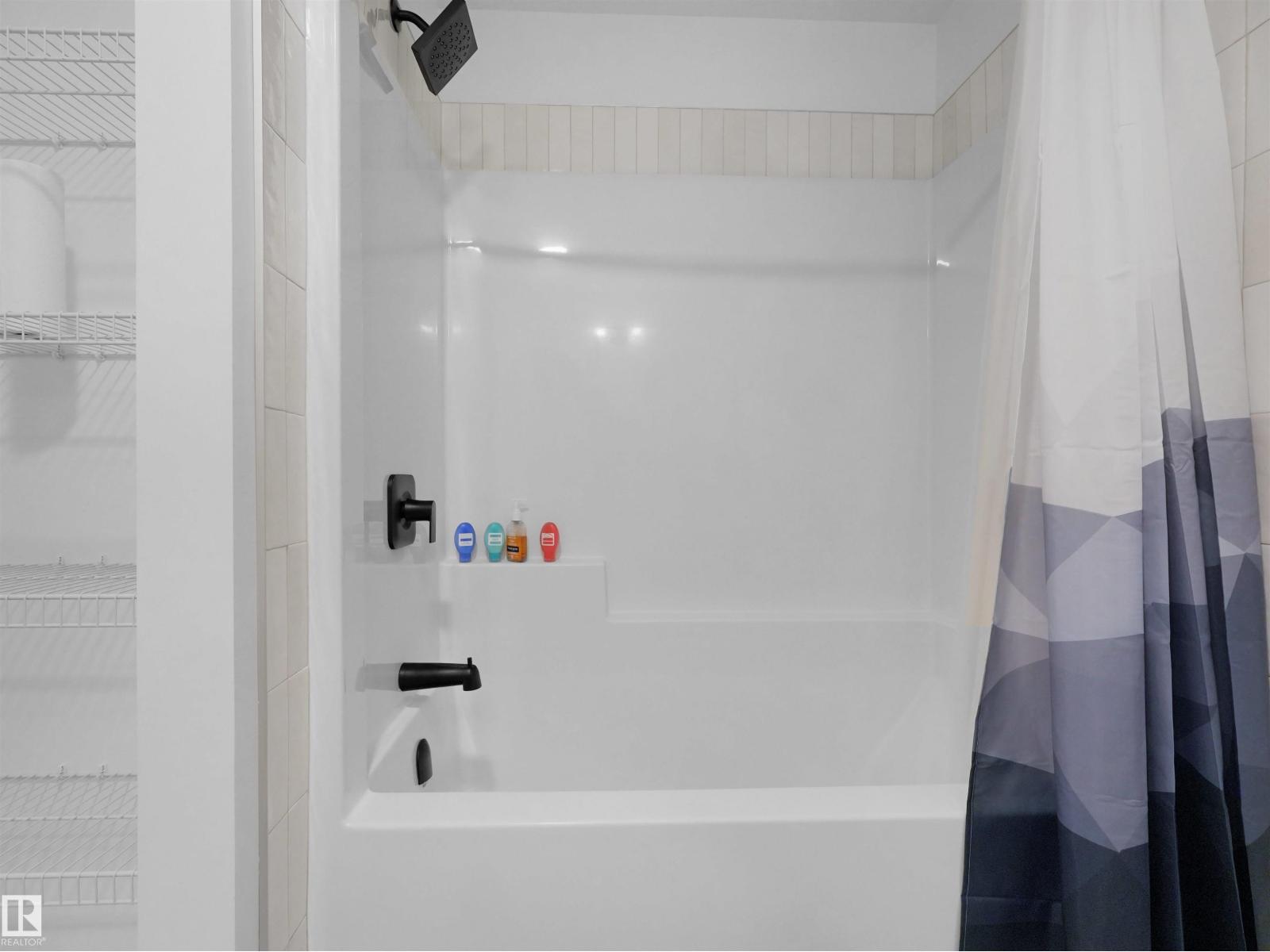 16252 19 AV SW - 28
