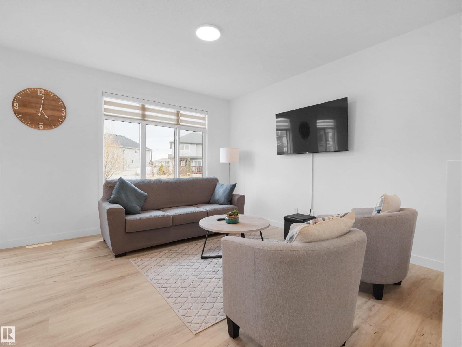 16252 19 AV SW - 8