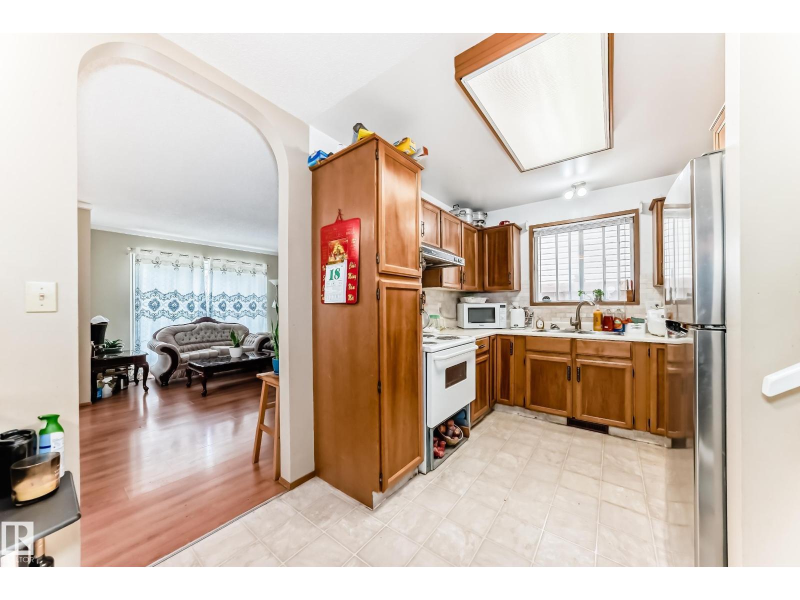 15611 83A ST NW - 10