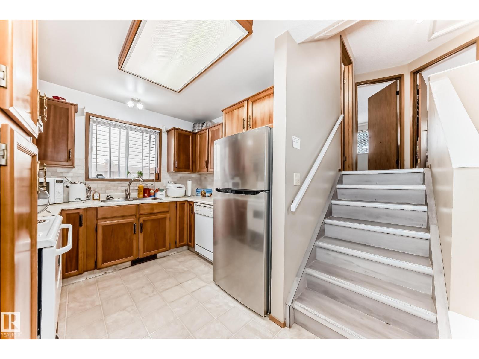 15611 83A ST NW - 14
