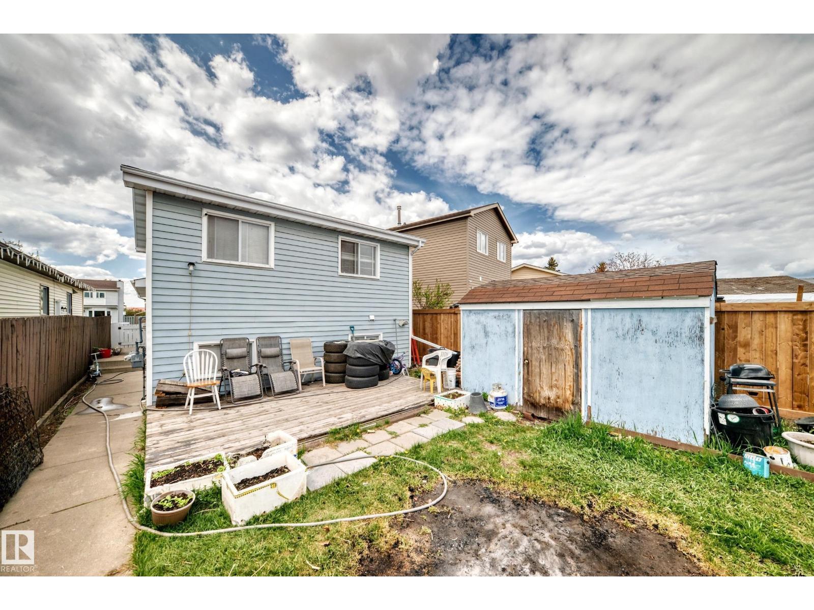 15611 83A ST NW - 32
