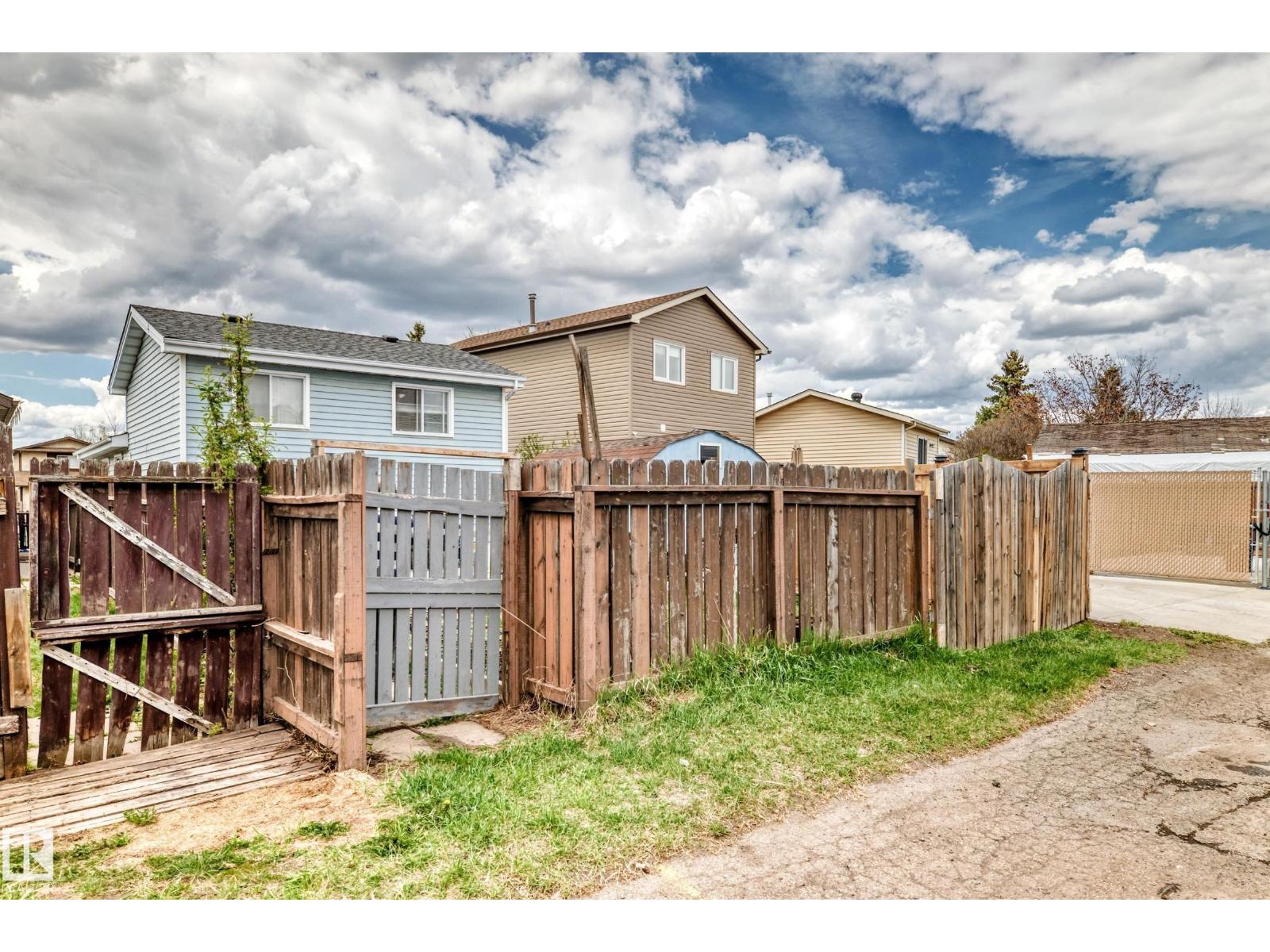 15611 83A ST NW - 36