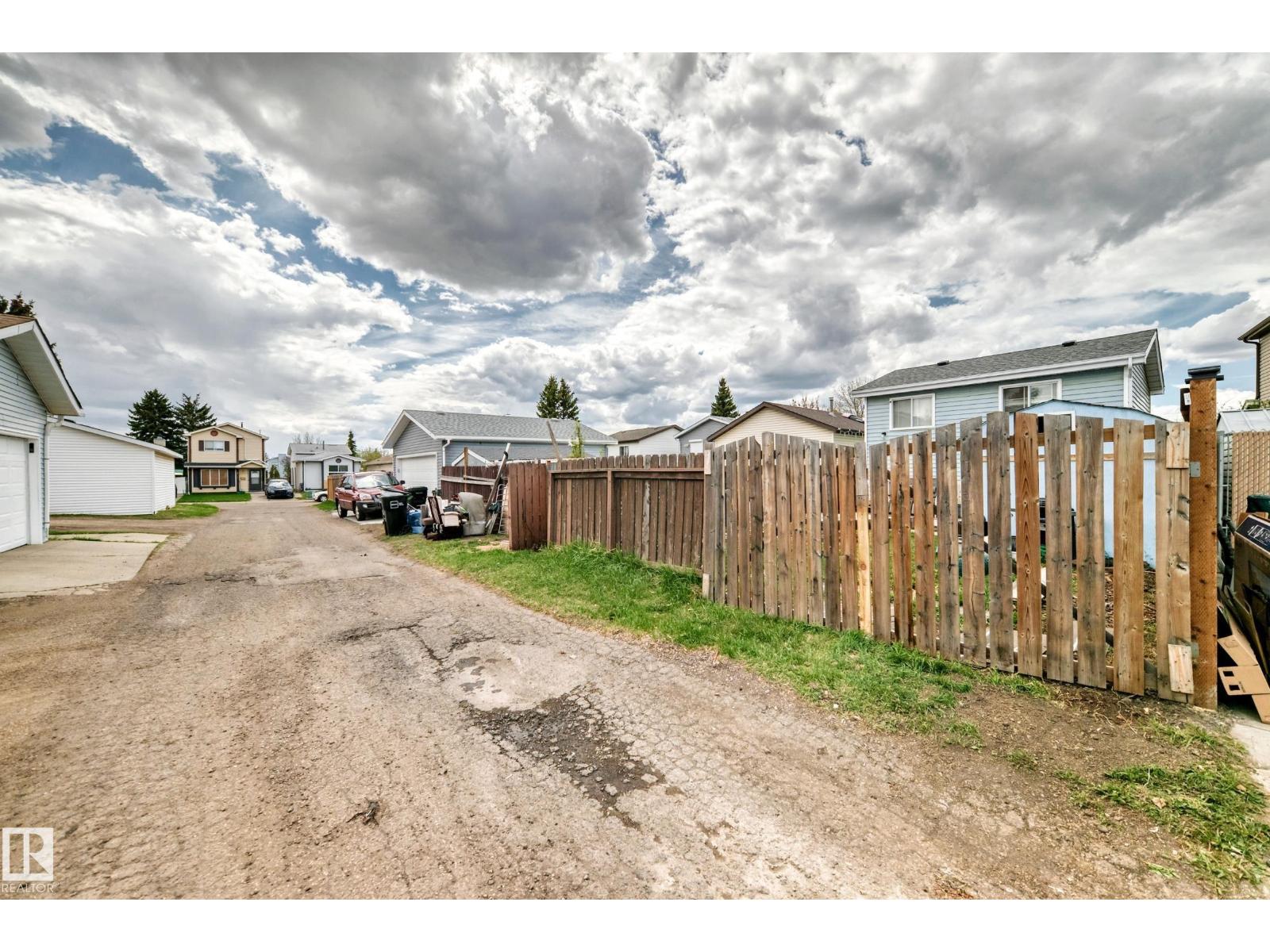 15611 83A ST NW - 37