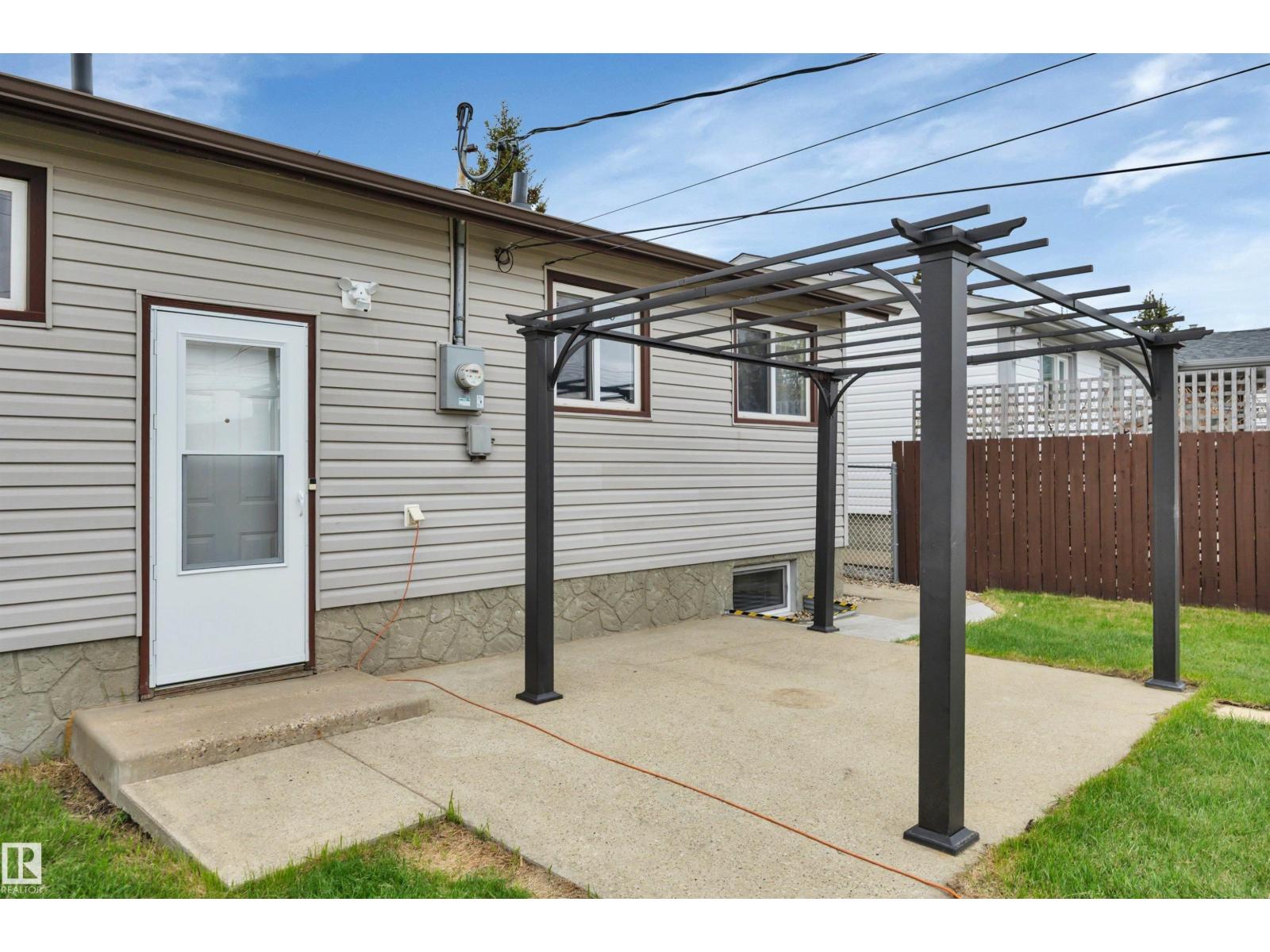 13432 58 ST NW - 29