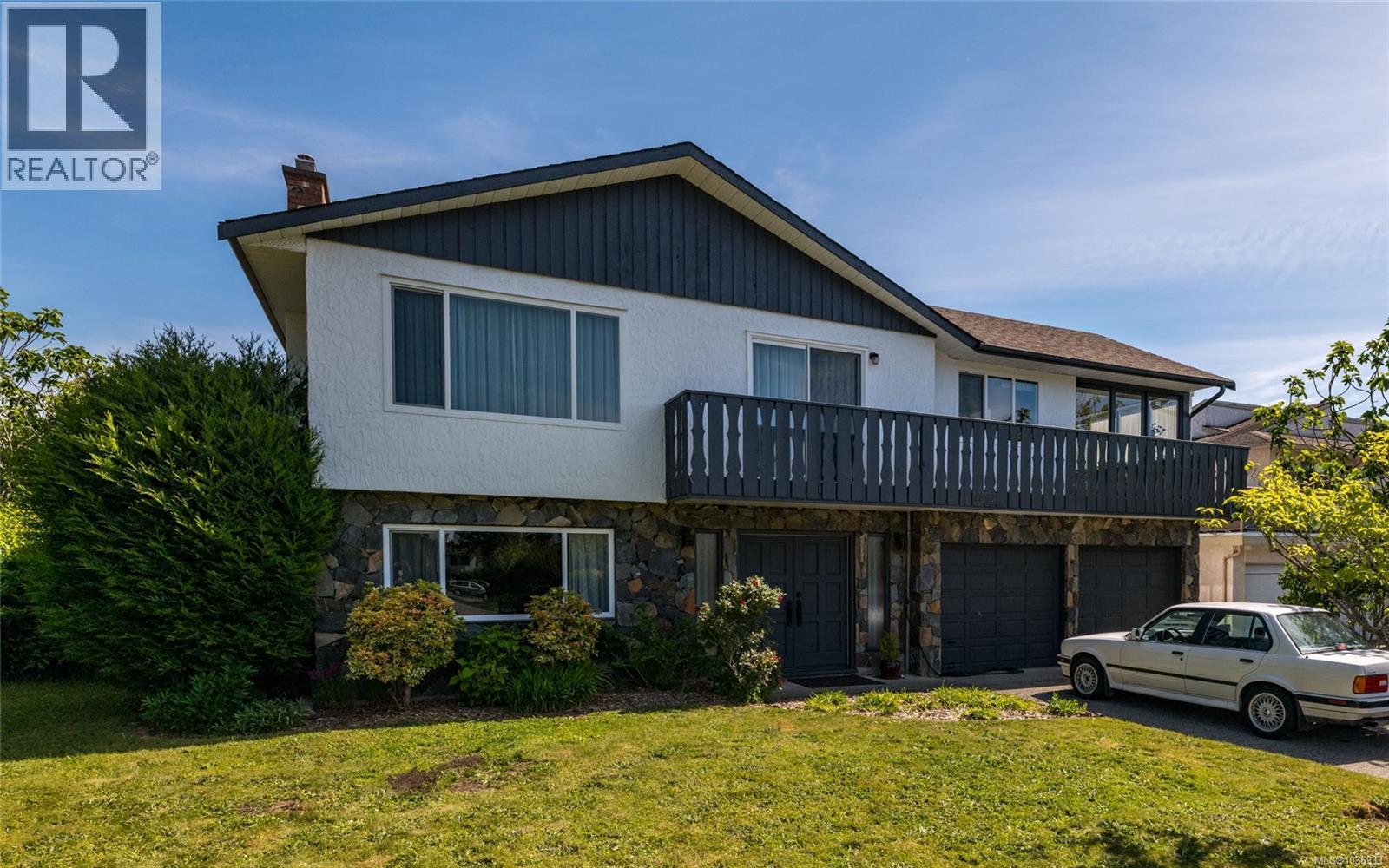 4098 Orion Pl, Saanich