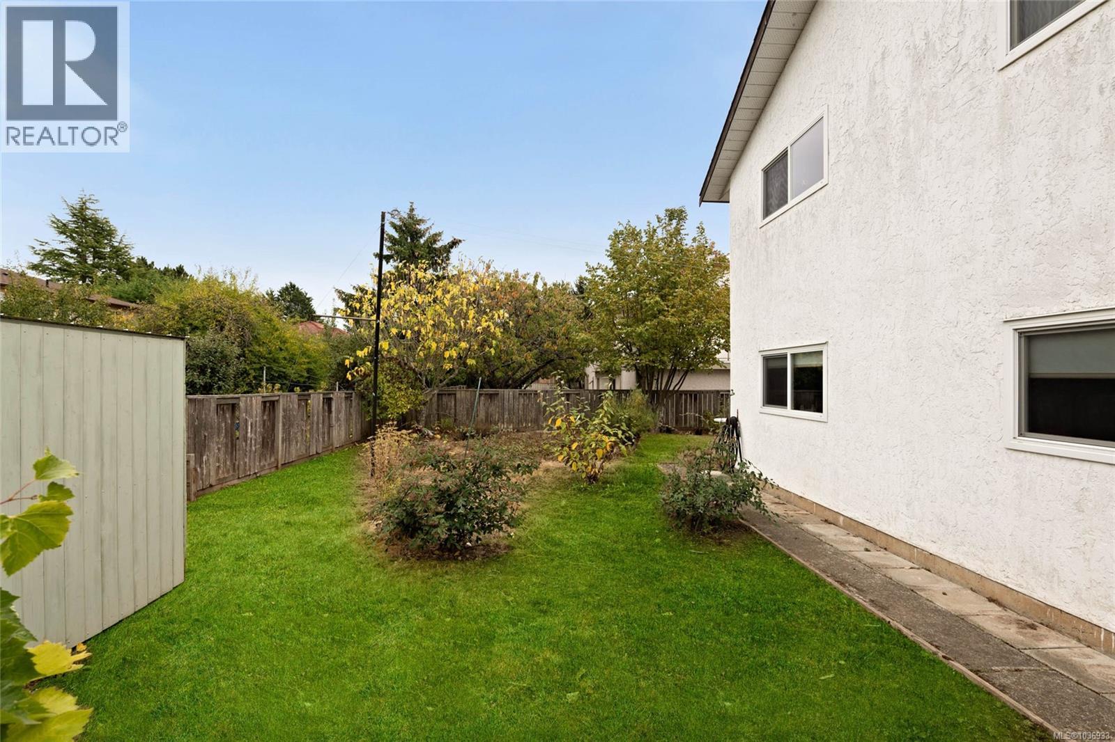 4098 Orion Pl, Saanich