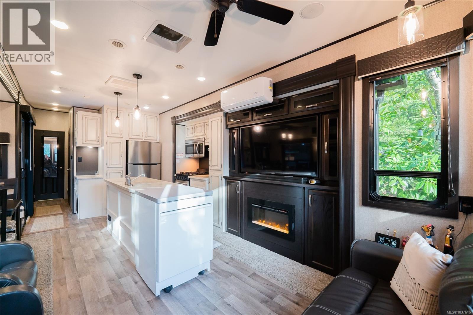 E2 2650 Turnbull Rd, Qualicum Beach