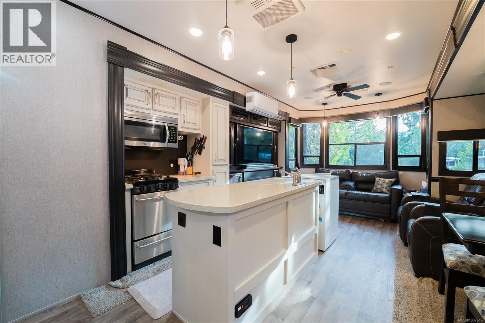 E2 2650 Turnbull Rd, Qualicum Beach