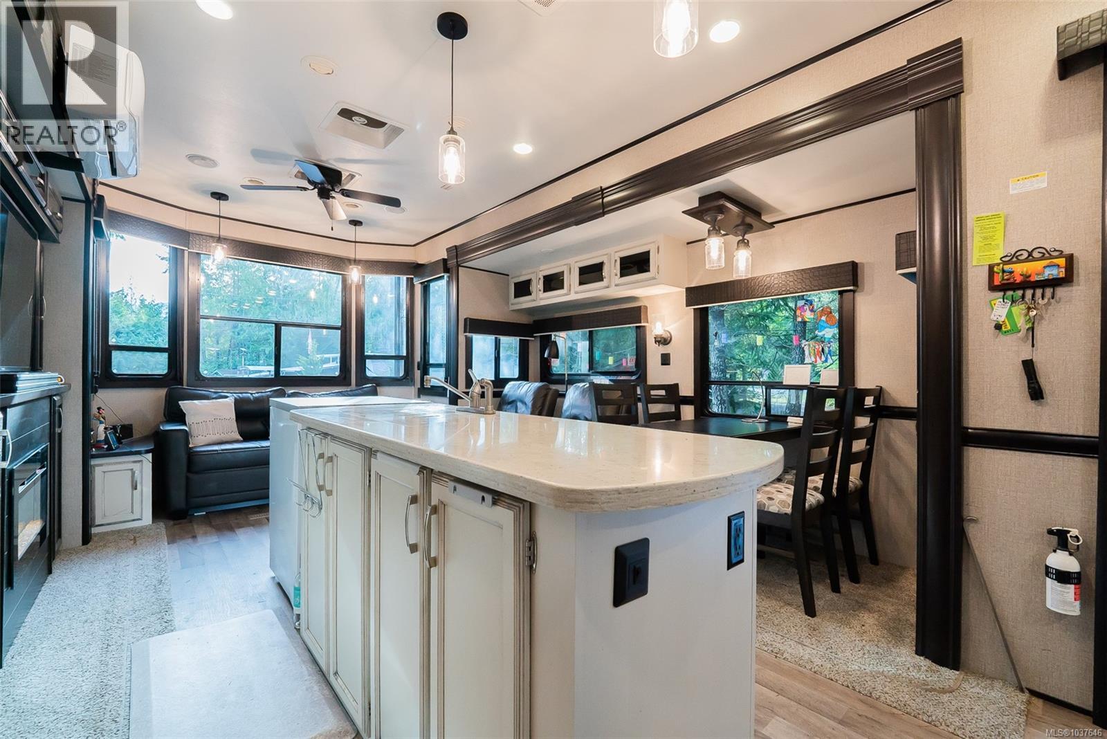 E2 2650 Turnbull Rd, Qualicum Beach
