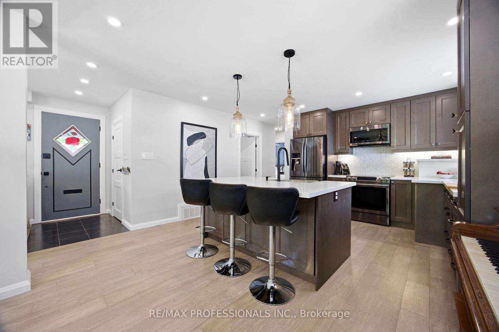 33 BRAMPTON ROAD - 11