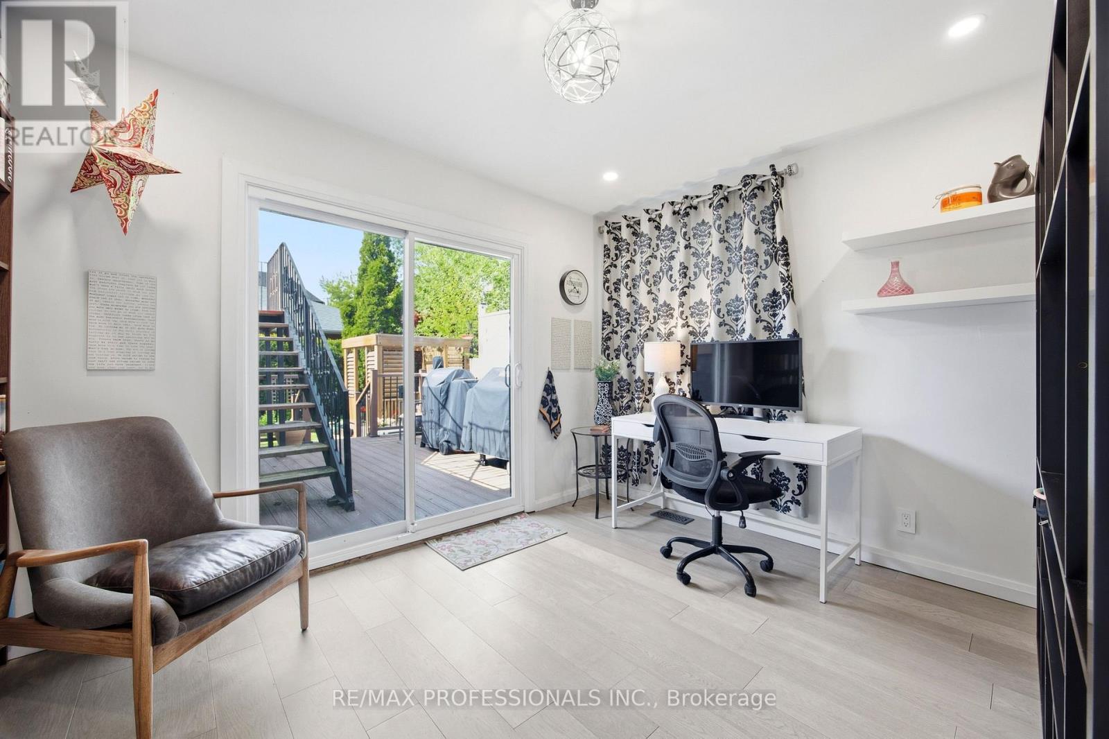 33 BRAMPTON ROAD - 22