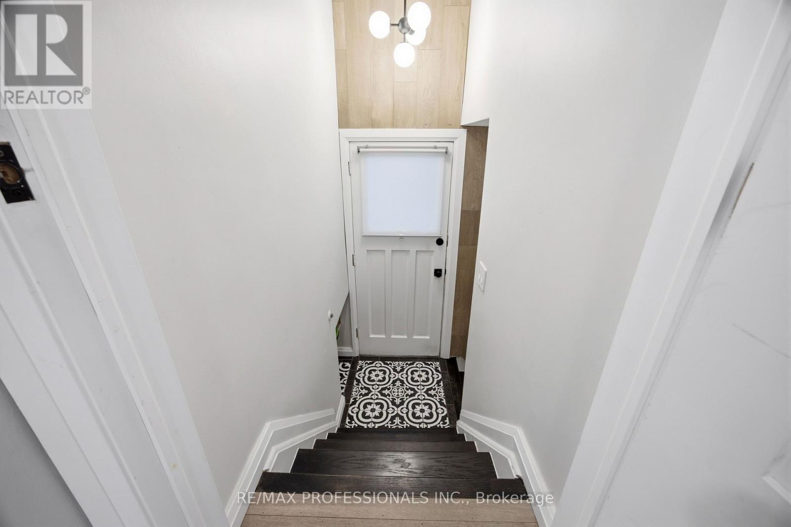 33 BRAMPTON ROAD - 24