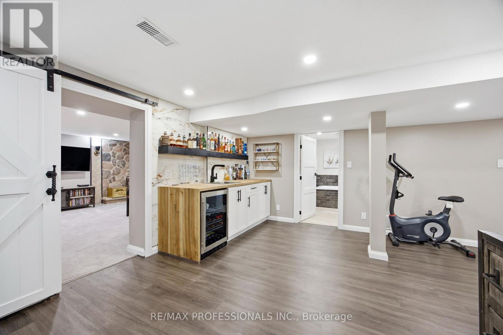 33 BRAMPTON ROAD - 26