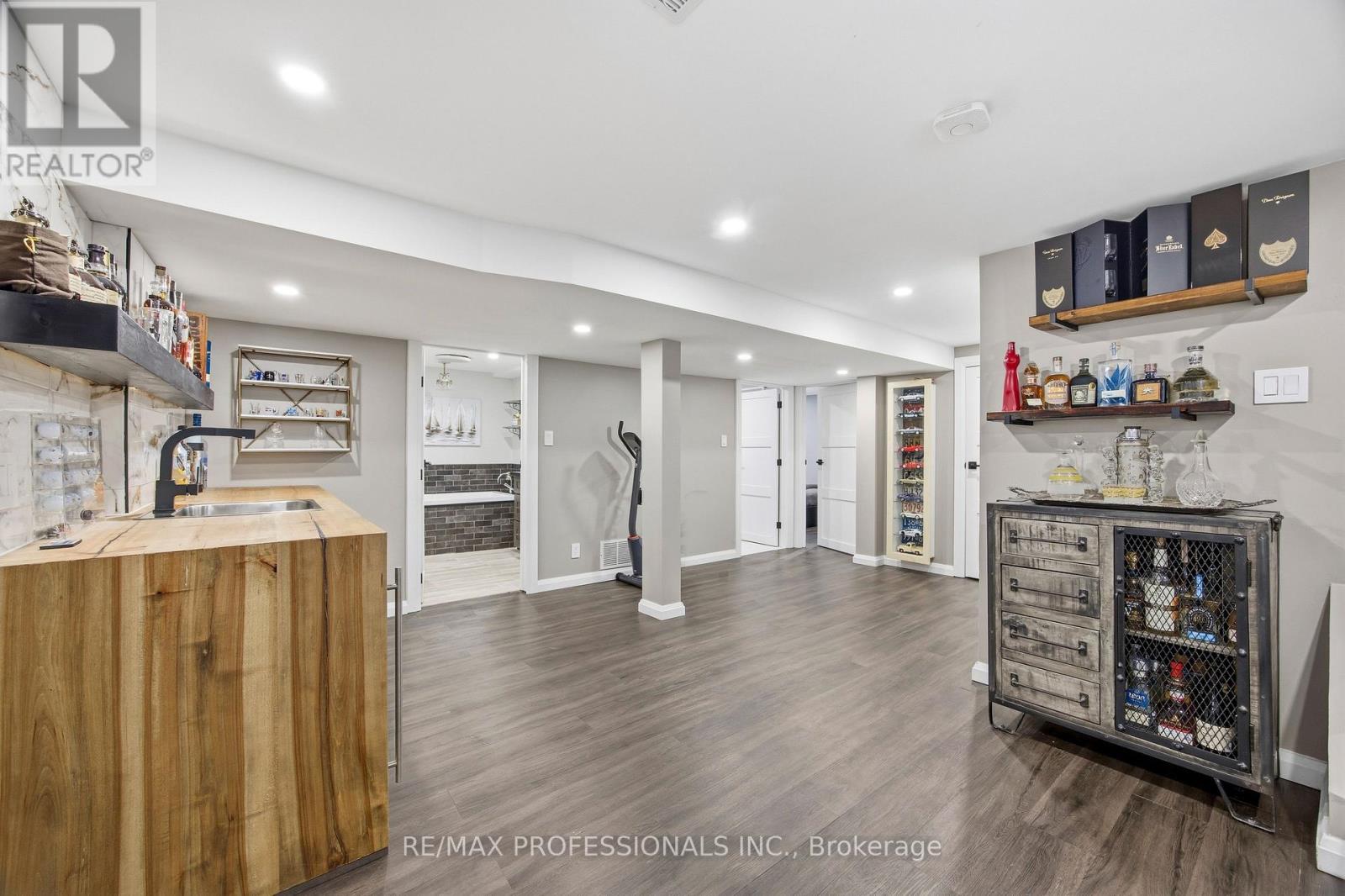 33 BRAMPTON ROAD - 27