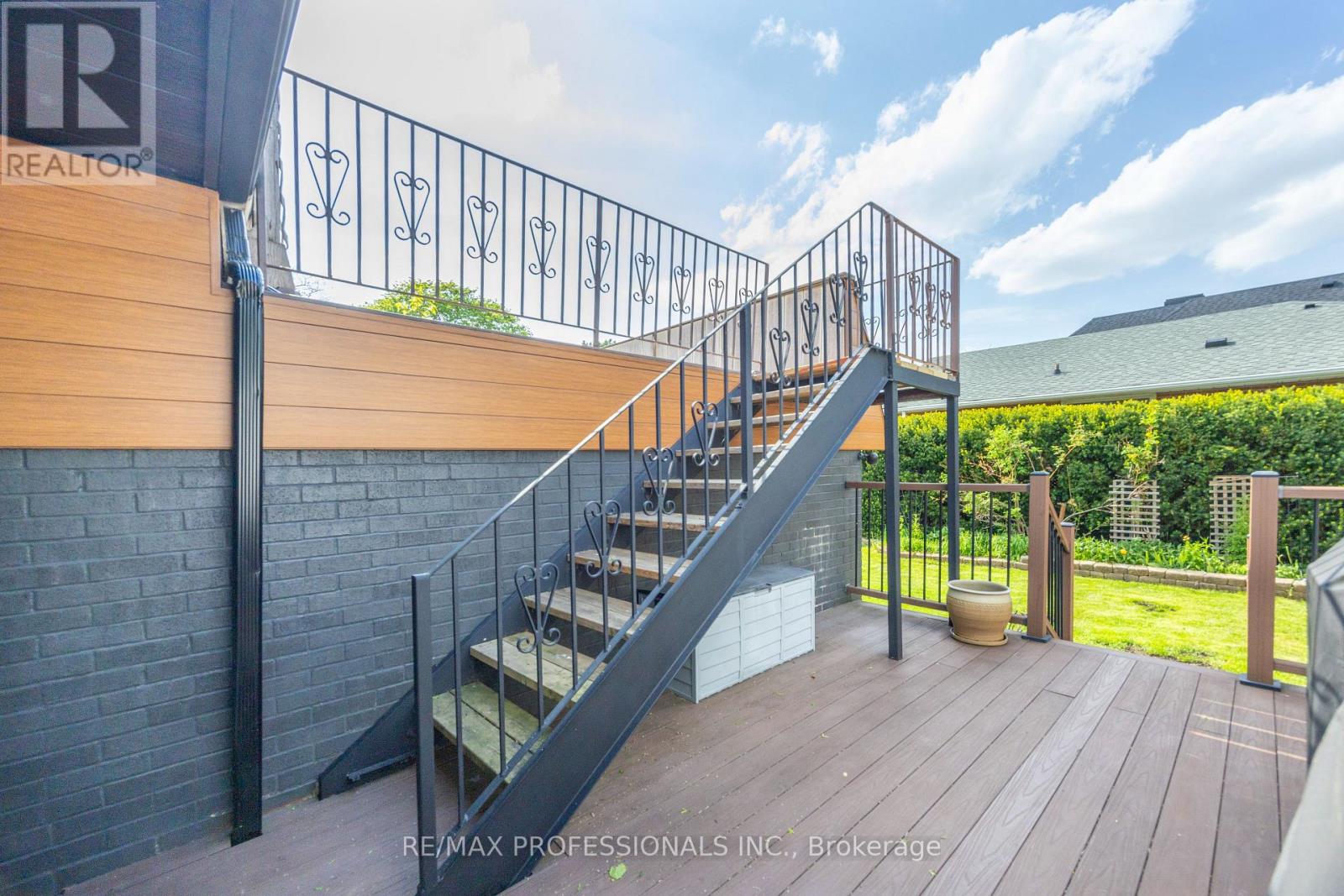 33 BRAMPTON ROAD - 36