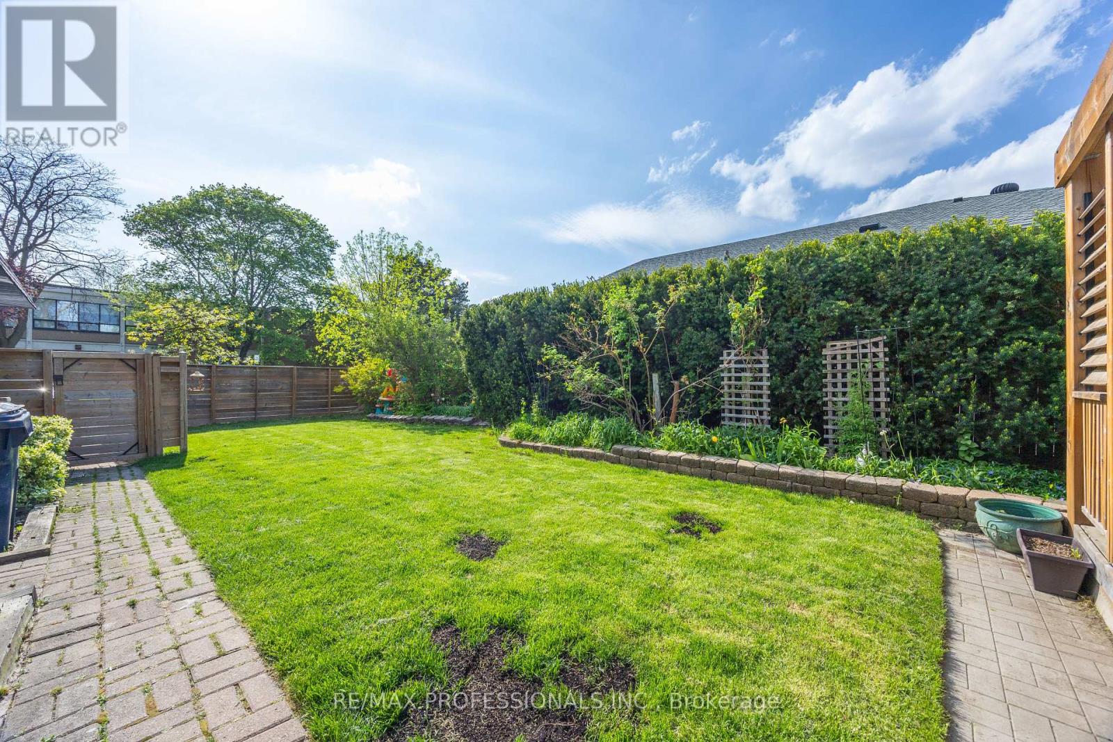 33 BRAMPTON ROAD - 40