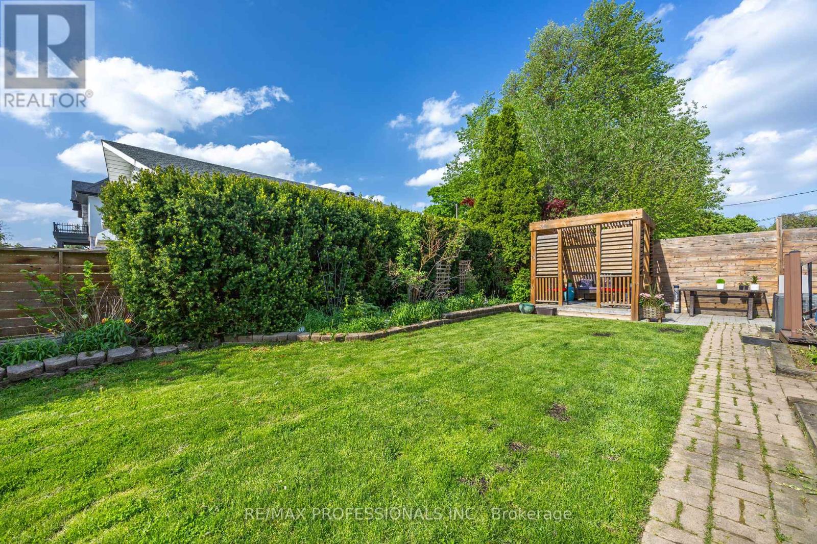 33 BRAMPTON ROAD - 43