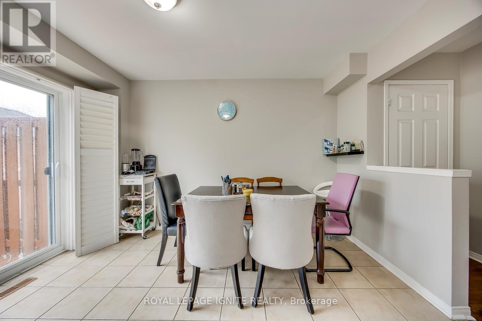 7086 FAIRMEADOW CRESCENT - 13