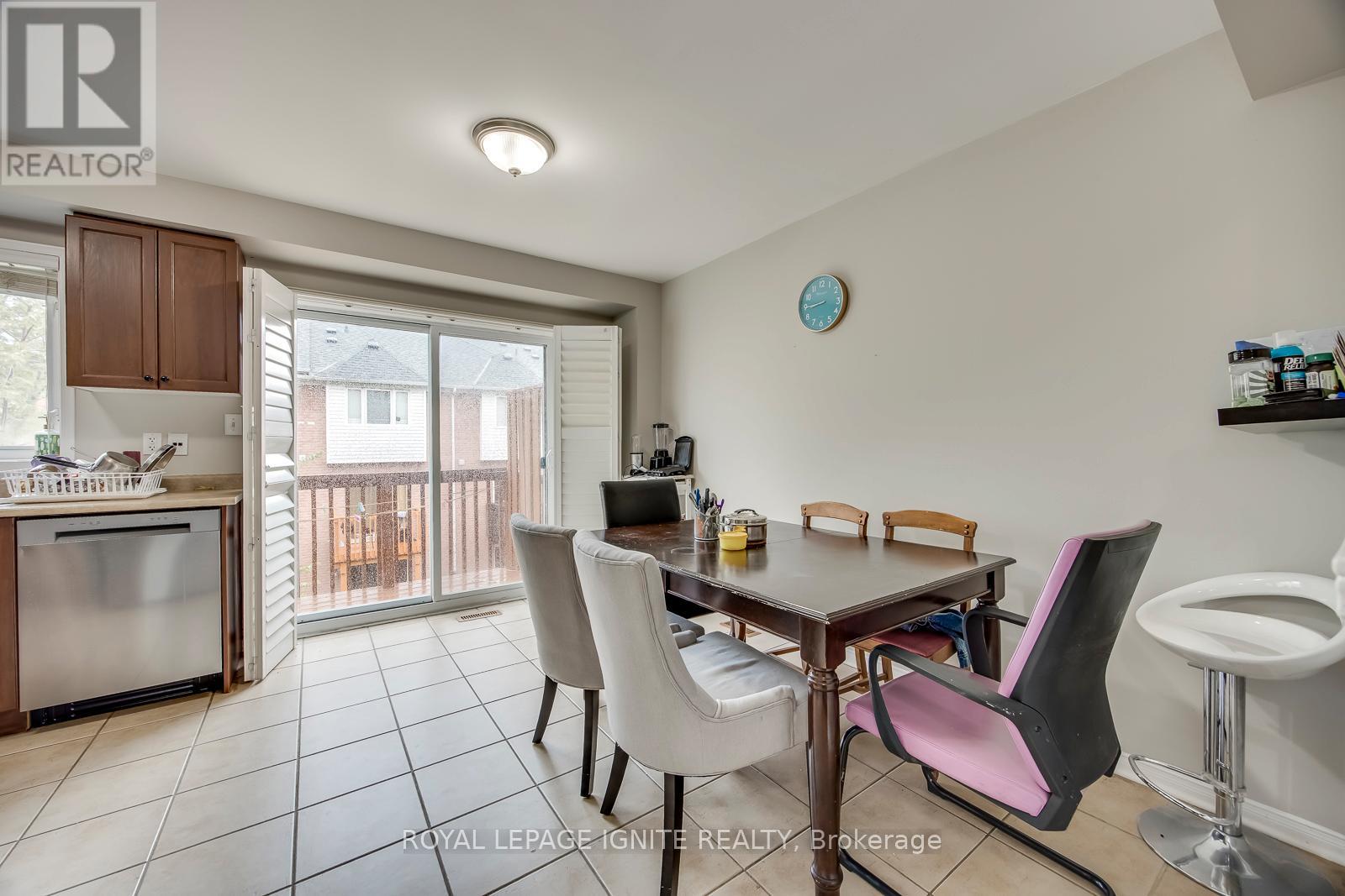 7086 FAIRMEADOW CRESCENT - 14