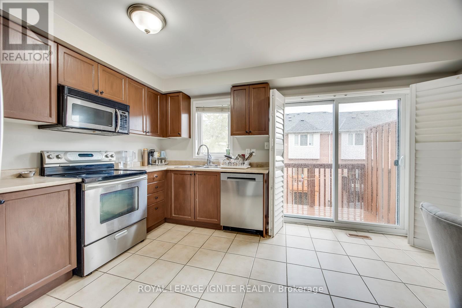 7086 FAIRMEADOW CRESCENT - 15