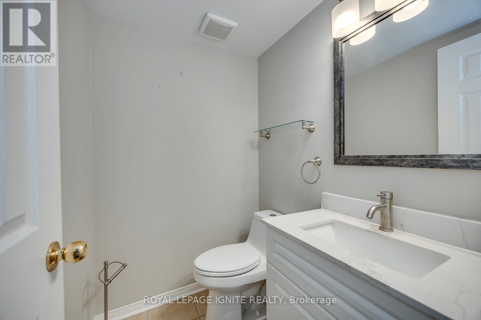 7086 FAIRMEADOW CRESCENT - 17