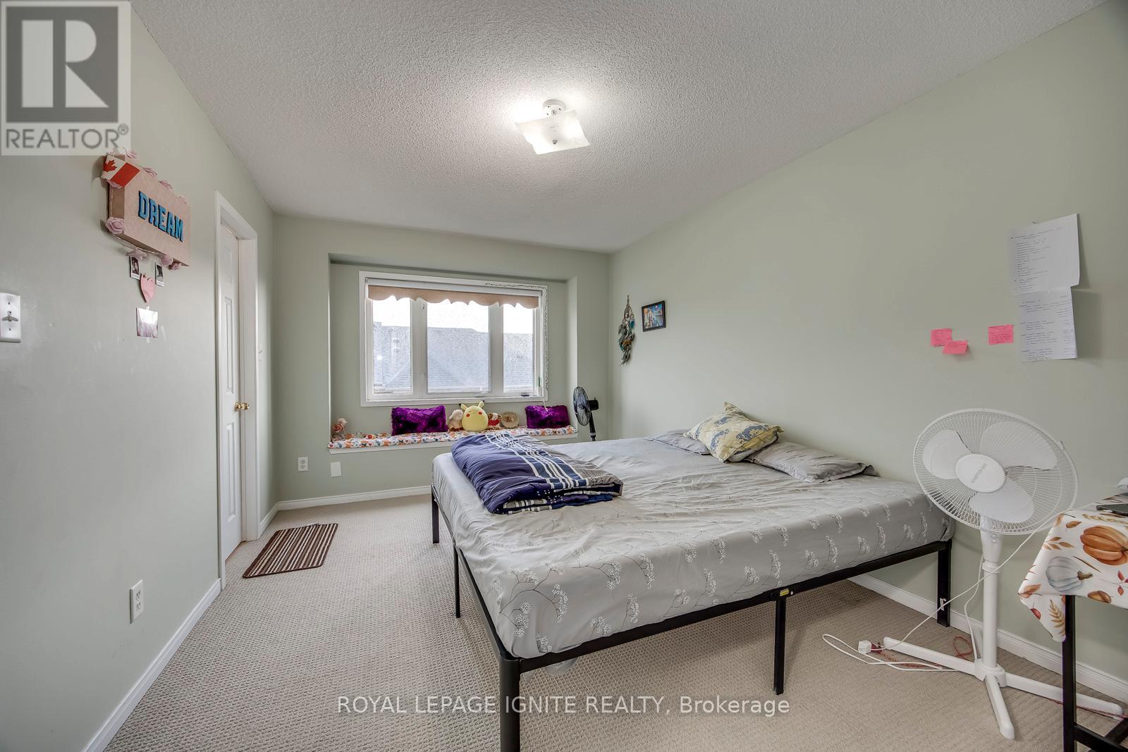 7086 FAIRMEADOW CRESCENT - 21