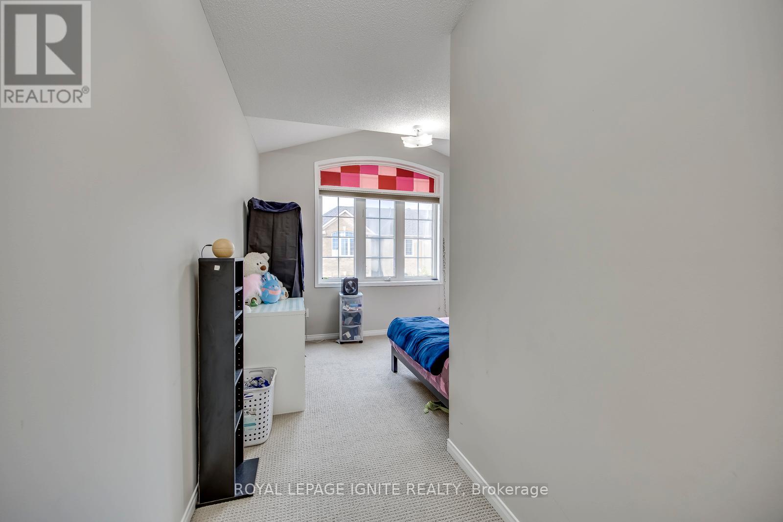 7086 FAIRMEADOW CRESCENT - 28