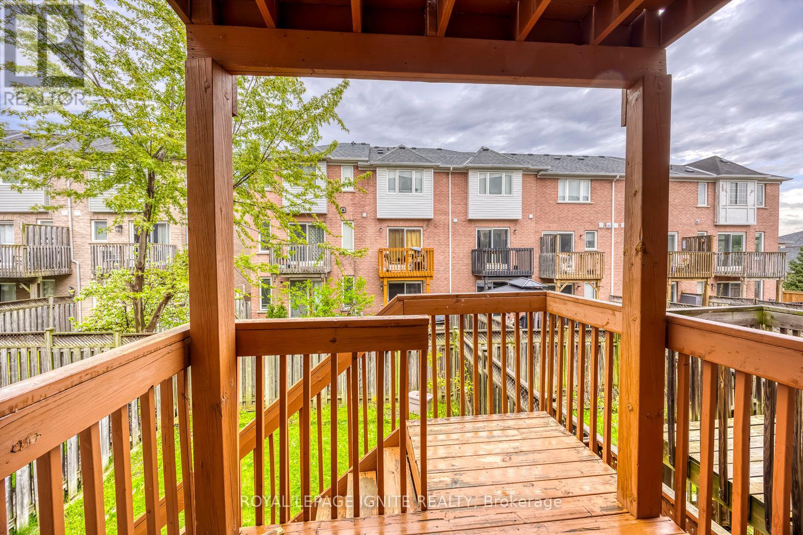 7086 FAIRMEADOW CRESCENT - 38