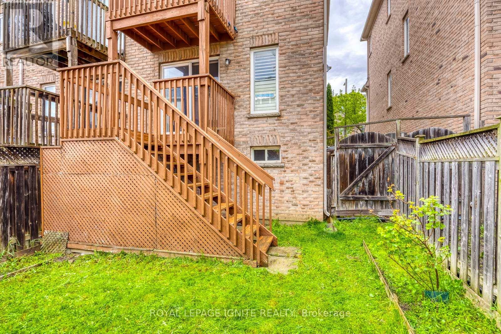 7086 FAIRMEADOW CRESCENT - 39