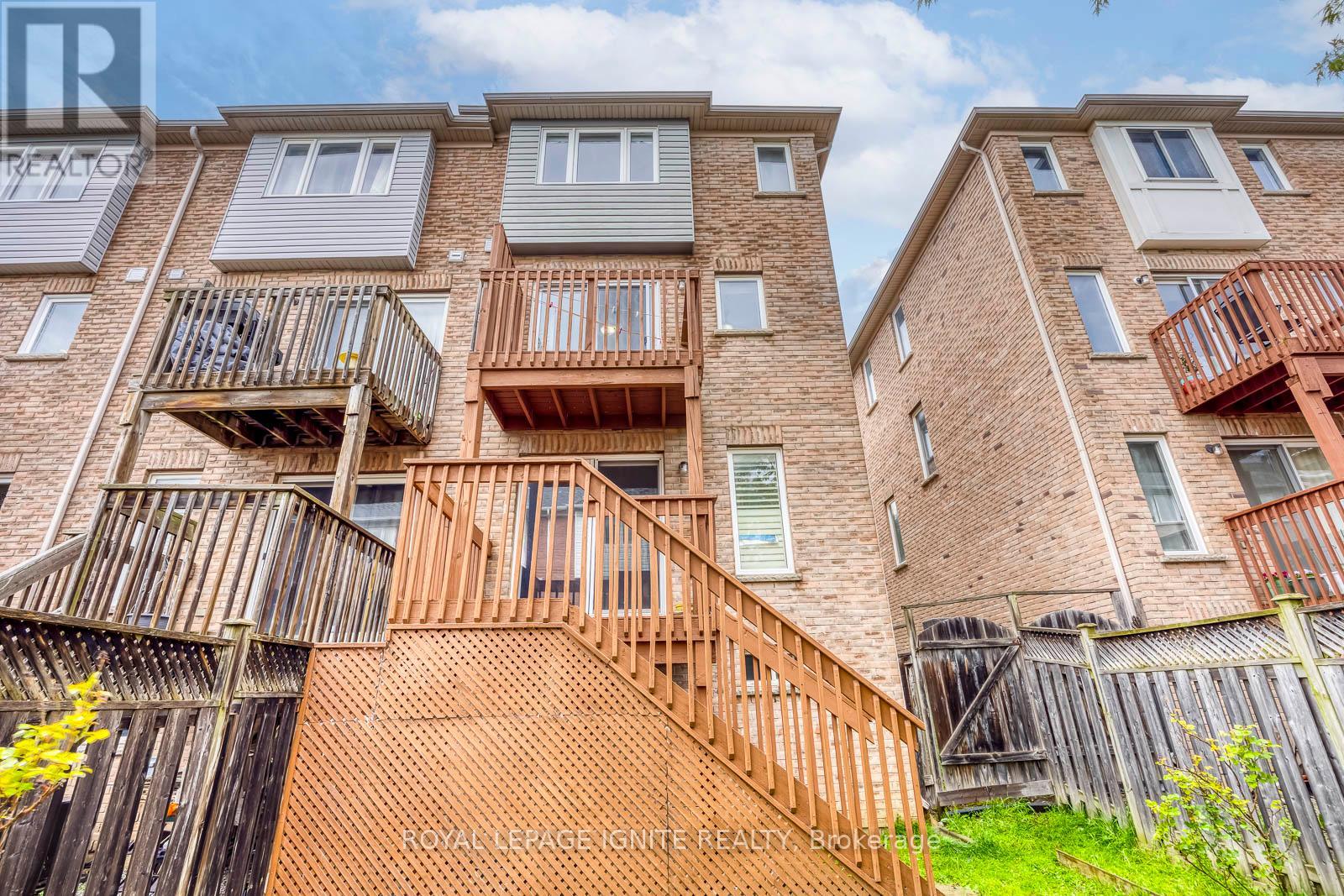 7086 FAIRMEADOW CRESCENT - 42