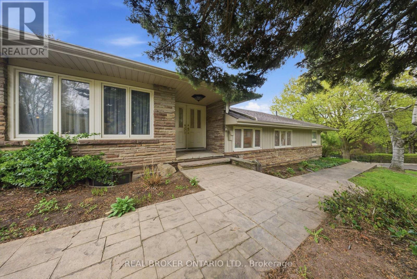 529 CONSERVATION DRIVE - 1