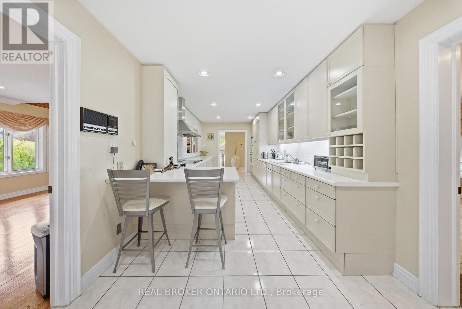529 CONSERVATION DRIVE - 10