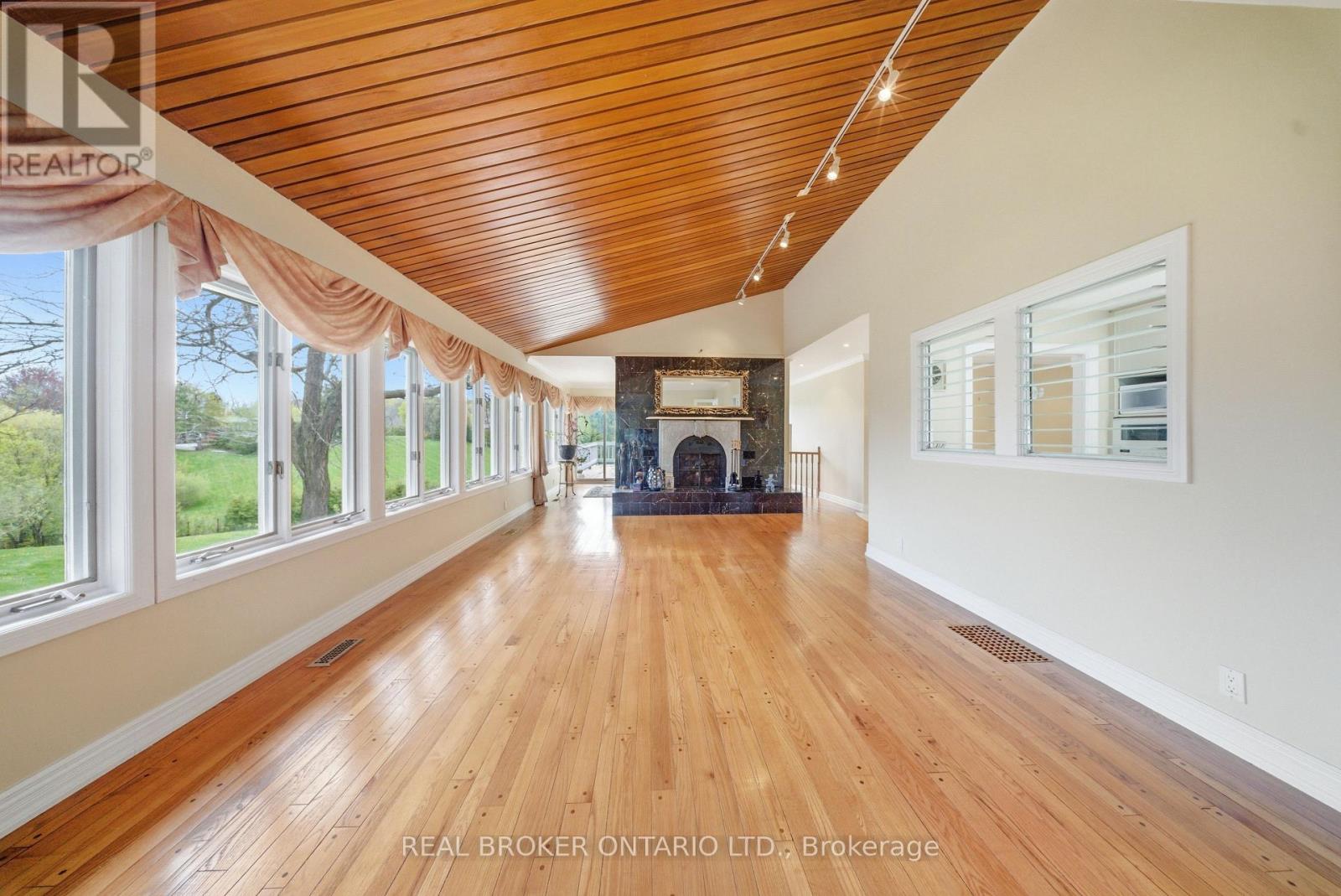 529 CONSERVATION DRIVE - 11