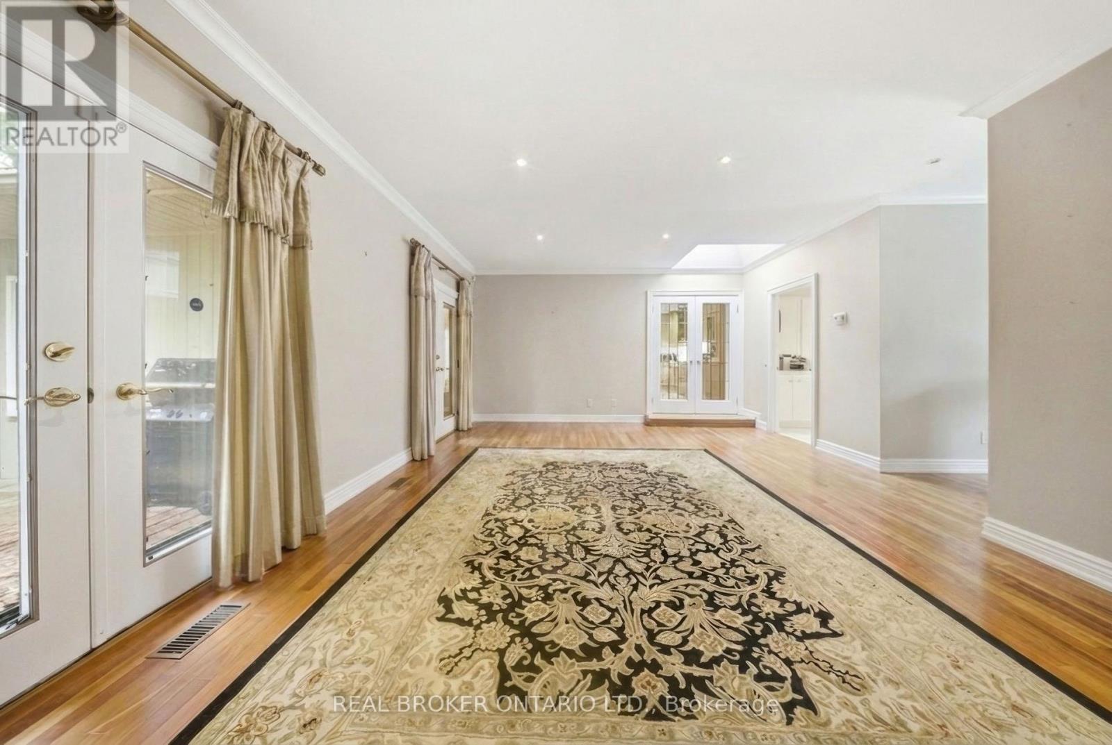529 CONSERVATION DRIVE - 14