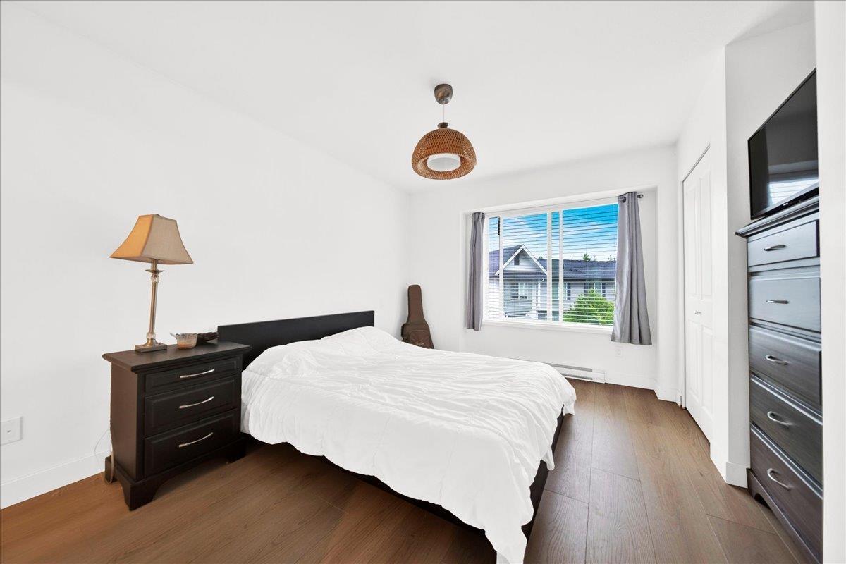 105 15340 GUILDFORD DRIVE, Surrey