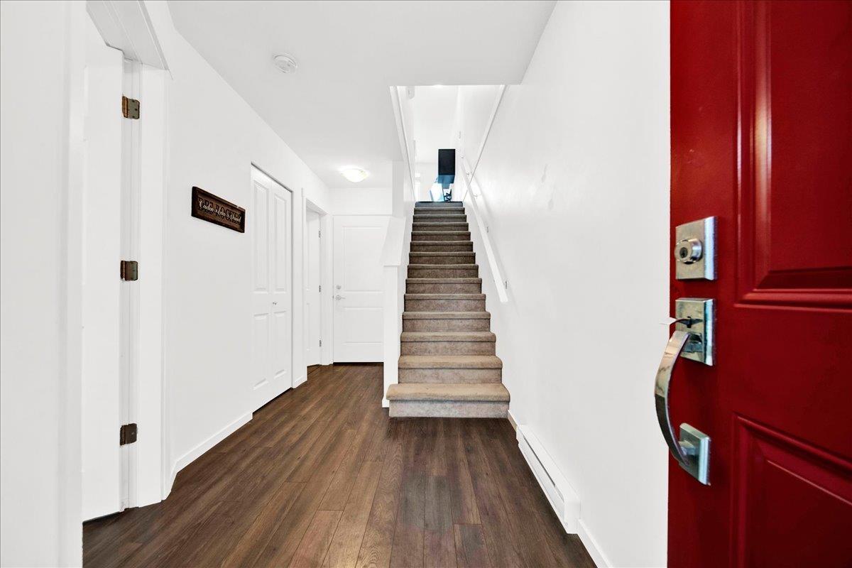 105 15340 GUILDFORD DRIVE, Surrey