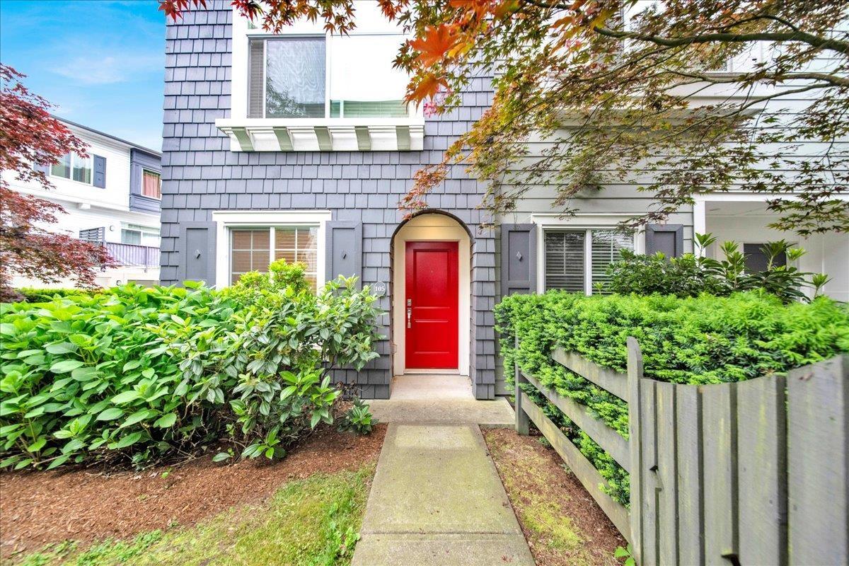 105 15340 GUILDFORD DRIVE, Surrey
