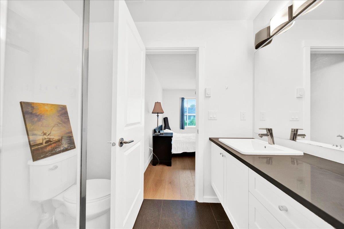 105 15340 GUILDFORD DRIVE, Surrey