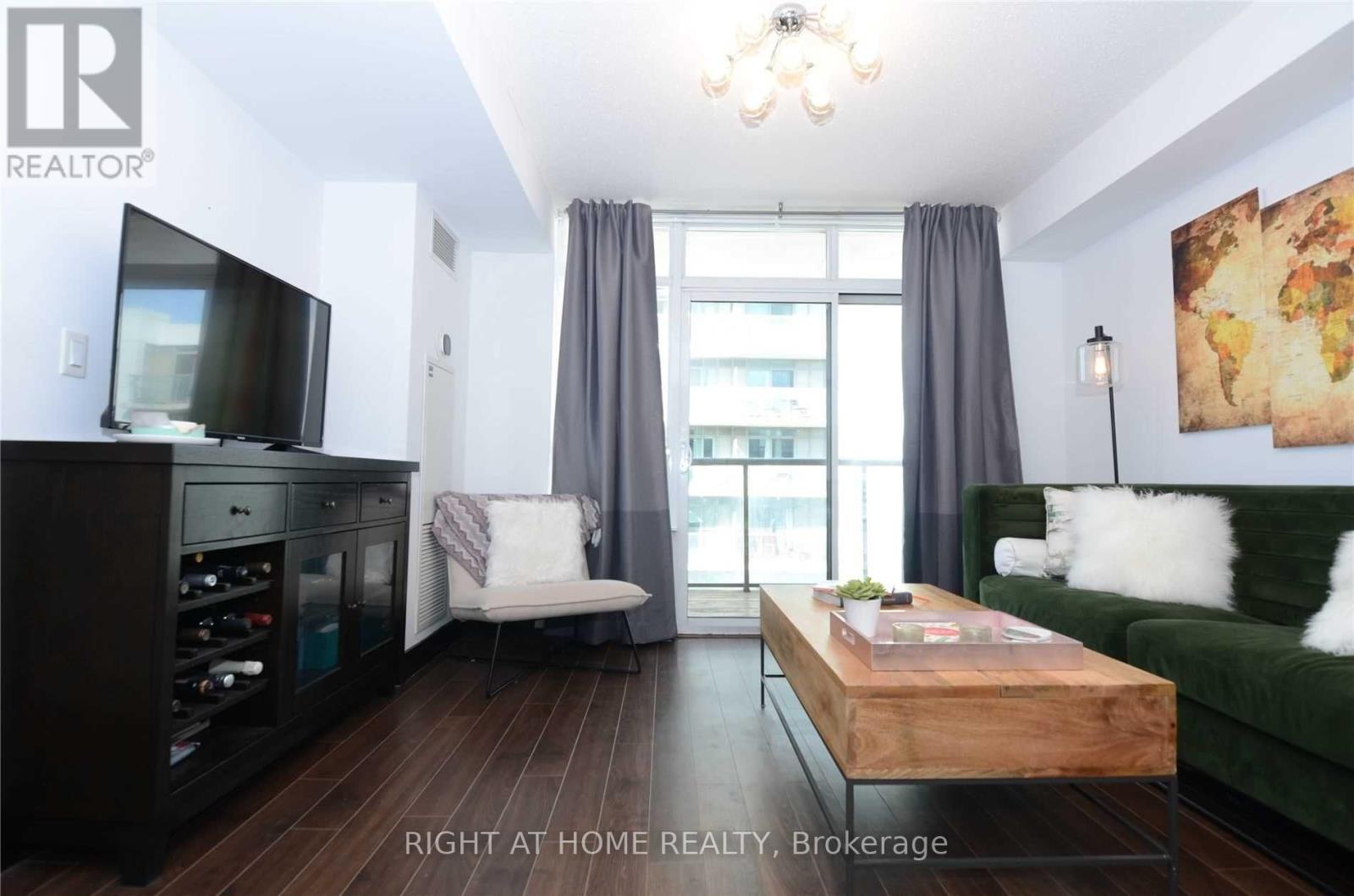 #1016 812 LANSDOWNE AVENUE - 12