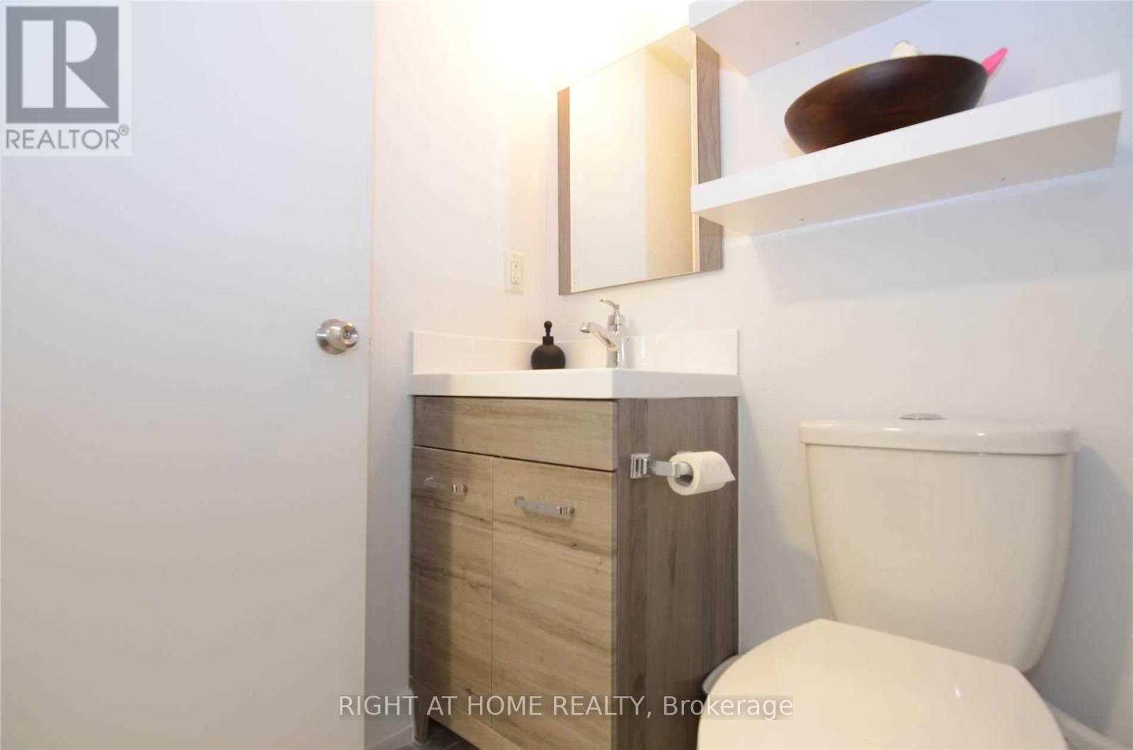 #1016 812 LANSDOWNE AVENUE - 7