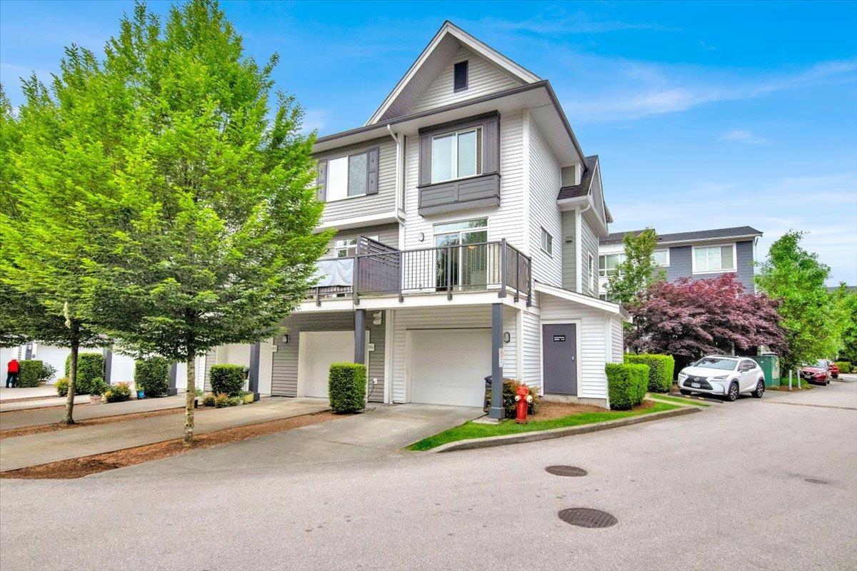 105 15340 GUILDFORD DRIVE, Surrey